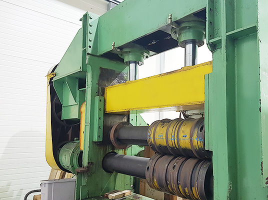 Large-size oil-hydraulic press (YGMP-2000) picture